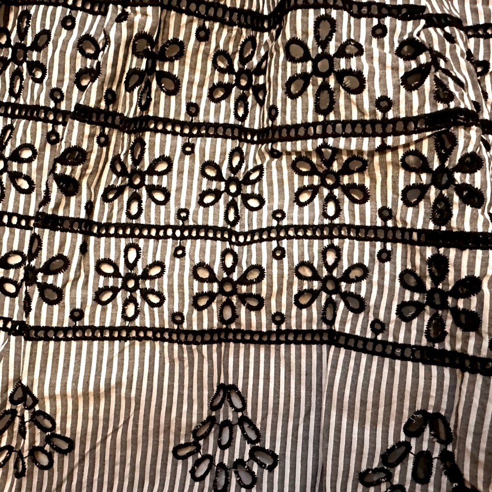 Talbots Black & White Eyelet Skirt (Size 12) - Picture 7 of 10